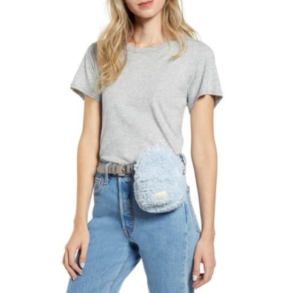 NWT HERSCHEL SUPPLY COMPANY 𝅺New Herschel Supply Co. Heritage Mini Pouch - Blue